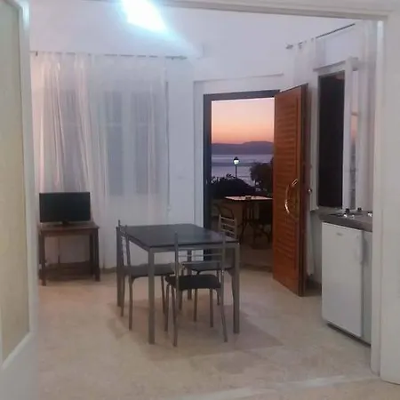 Honolulu Beach Apartment *